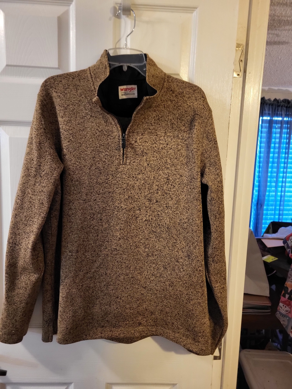 Wrangler Men’s Used Zip-Neck Pullover Tan/black